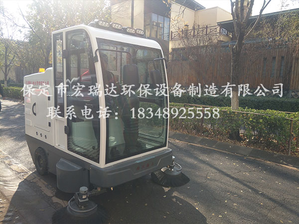 天津梅江物業(yè)天濤園小區—HRD—2100雙風(fēng)機掃地車(chē)案例