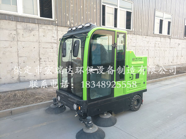 河北宏瑞達工廠(chǎng)掃地車(chē)2000S走進(jìn)河南鄭州金苑面粉廠(chǎng)