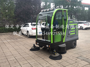 保定宏瑞達2150路面清掃車(chē)助力陜西榆林砂石廠(chǎng)的清潔工作