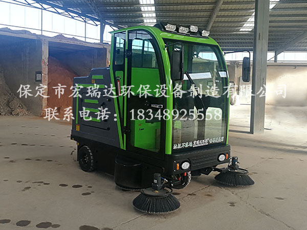 保定宏瑞達電動(dòng)清掃車(chē)在山東淄博磚廠(chǎng)上崗