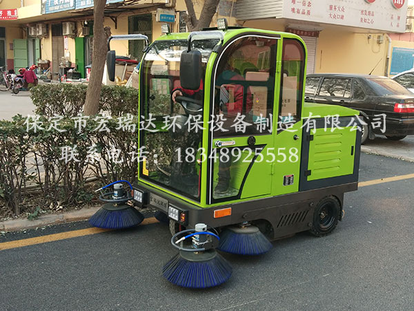 保定宏瑞達電動(dòng)掃地車(chē)在張家口廣廈社區上崗