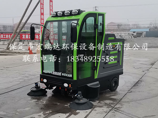 宏瑞達駕駛式掃地車(chē)在北京水泥廠(chǎng)上崗