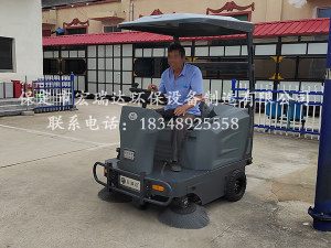 保定宏瑞達電動(dòng)清掃車(chē)在廊坊文安縣殯儀館上崗